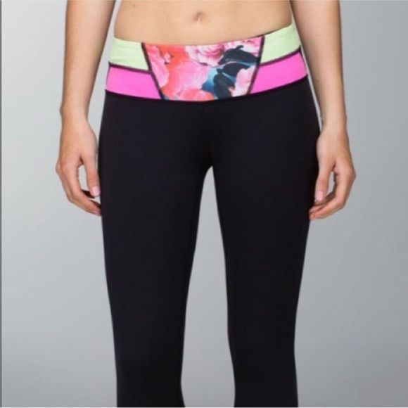 LULULEMON Wunder Under Secret Garden Reversible Leggings - Size 6 - Picture 4 of 16